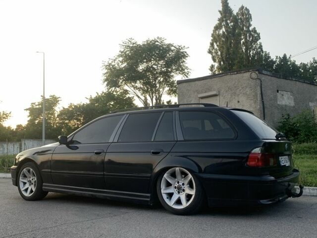 Черный БМВ 5 Серия, объемом двигателя 2.5 л и пробегом 408 тыс. км за 5000 $, фото 2 на Automoto.ua