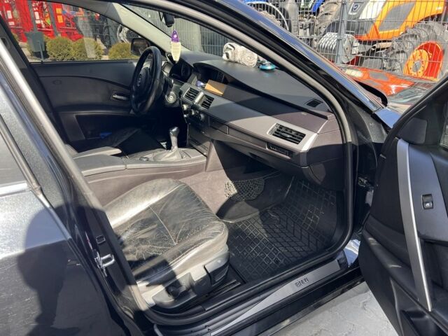 Черный БМВ 5 Серия, объемом двигателя 2.5 л и пробегом 450 тыс. км за 7600 $, фото 9 на Automoto.ua