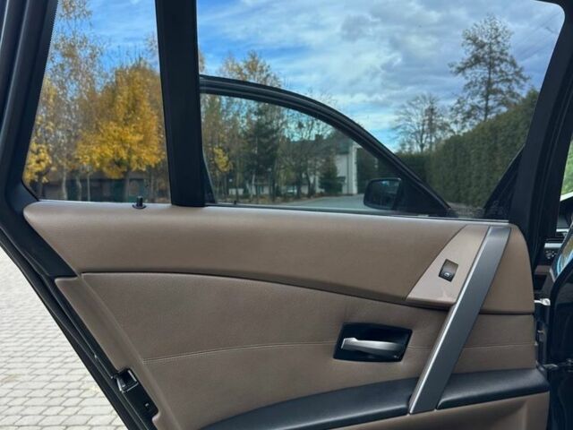 Черный БМВ 5 Серия, объемом двигателя 3 л и пробегом 399 тыс. км за 6850 $, фото 15 на Automoto.ua