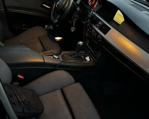 Черный БМВ 5 Серия, объемом двигателя 2.5 л и пробегом 392 тыс. км за 4300 $, фото 9 на Automoto.ua