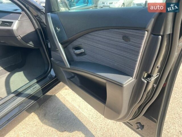 Черный БМВ 5 Серия, объемом двигателя 2.5 л и пробегом 370 тыс. км за 8499 $, фото 19 на Automoto.ua