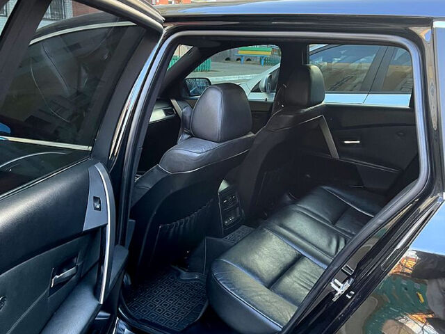 Черный БМВ 5 Серия, объемом двигателя 3 л и пробегом 390 тыс. км за 9200 $, фото 5 на Automoto.ua