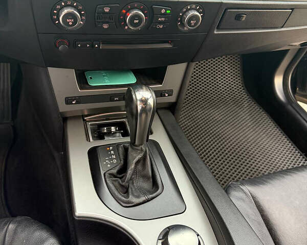 Черный БМВ 5 Серия, объемом двигателя 2.99 л и пробегом 308 тыс. км за 8700 $, фото 9 на Automoto.ua