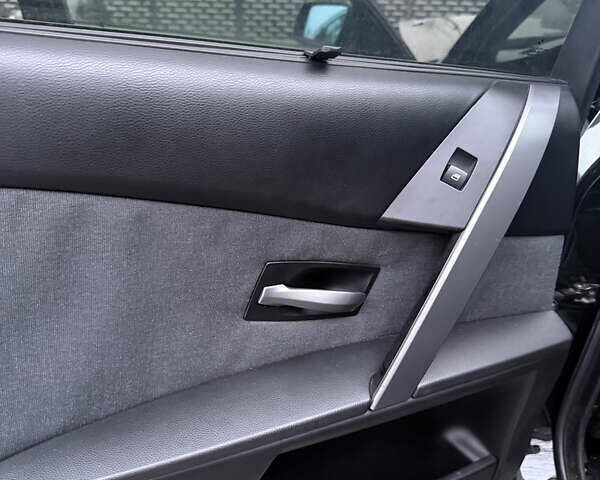 Чорний БМВ 5 Серія, об'ємом двигуна 2.5 л та пробігом 199 тис. км за 2550 $, фото 10 на Automoto.ua