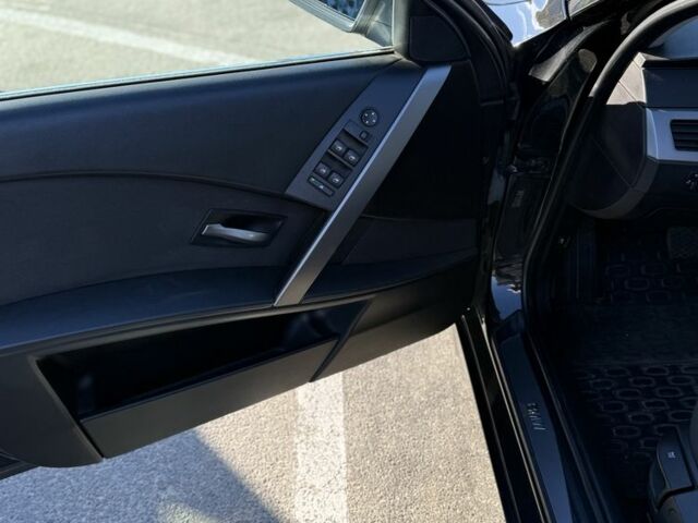 Черный БМВ 5 Серия, объемом двигателя 2.5 л и пробегом 307 тыс. км за 4500 $, фото 3 на Automoto.ua