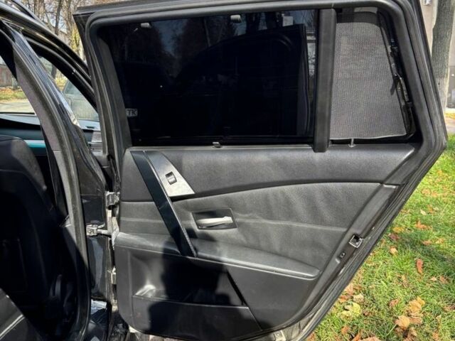 Чорний БМВ 5 Серія, об'ємом двигуна 3 л та пробігом 260 тис. км за 9999 $, фото 6 на Automoto.ua