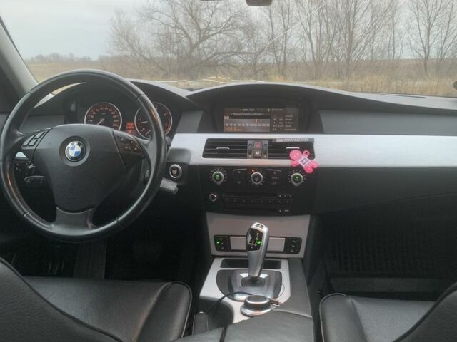 Чорний БМВ 5 Серія, об'ємом двигуна 3 л та пробігом 365 тис. км за 11500 $, фото 12 на Automoto.ua