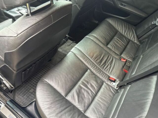 Черный БМВ 5 Серия, объемом двигателя 3 л и пробегом 298 тыс. км за 2600 $, фото 7 на Automoto.ua