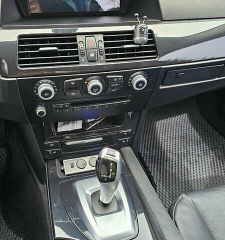 Черный БМВ 5 Серия, объемом двигателя 3 л и пробегом 377 тыс. км за 10900 $, фото 10 на Automoto.ua