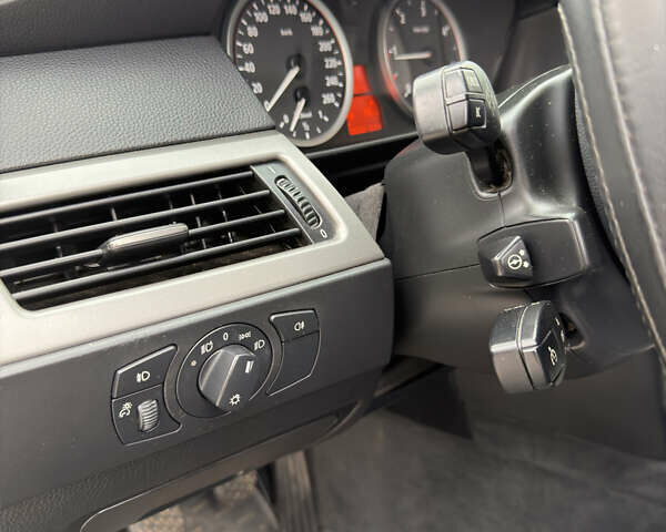 Чорний БМВ 5 Серія, об'ємом двигуна 2 л та пробігом 338 тис. км за 7300 $, фото 11 на Automoto.ua