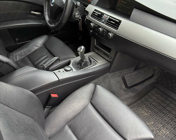 Чорний БМВ 5 Серія, об'ємом двигуна 2 л та пробігом 338 тис. км за 7300 $, фото 13 на Automoto.ua