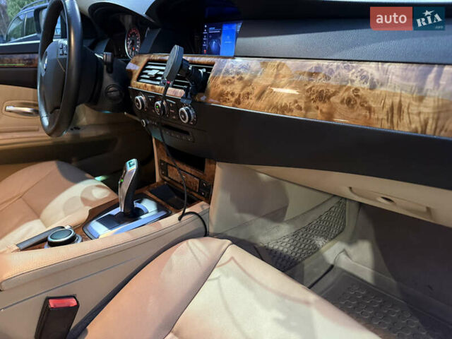 Черный БМВ 5 Серия, объемом двигателя 2.99 л и пробегом 314 тыс. км за 12000 $, фото 40 на Automoto.ua