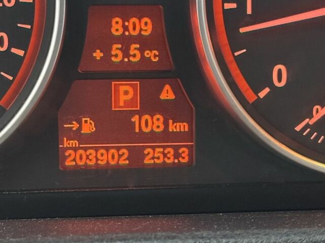 Черный БМВ 5 Серия, объемом двигателя 4.4 л и пробегом 203 тыс. км за 13500 $, фото 2 на Automoto.ua