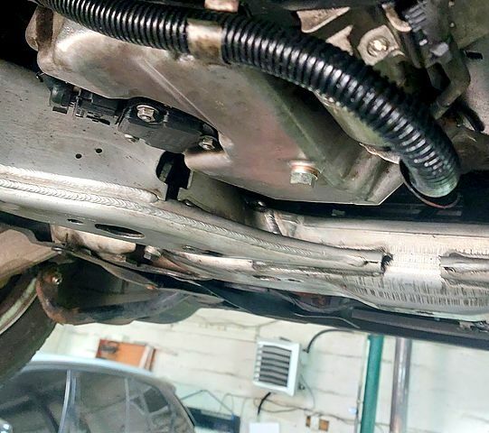 Черный БМВ 5 Серия, объемом двигателя 2 л и пробегом 356 тыс. км за 11500 $, фото 12 на Automoto.ua