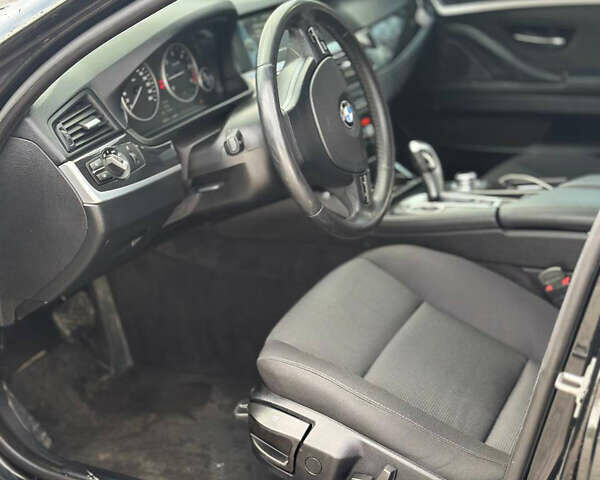 Чорний БМВ 5 Серія, об'ємом двигуна 2 л та пробігом 296 тис. км за 12222 $, фото 10 на Automoto.ua