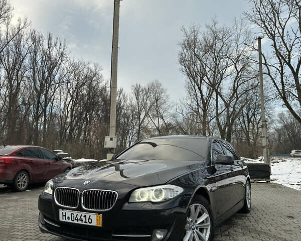 Чорний БМВ 5 Серія, об'ємом двигуна 2 л та пробігом 296 тис. км за 12222 $, фото 1 на Automoto.ua