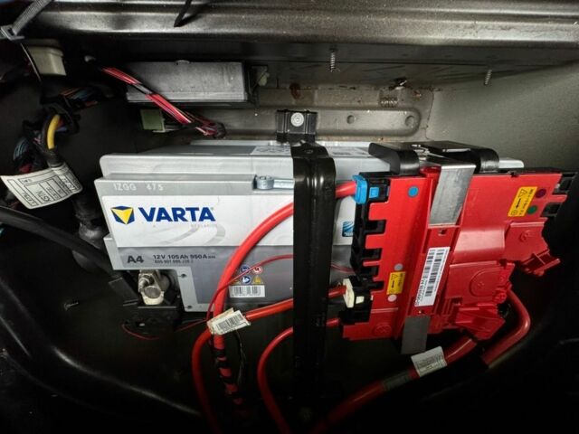 Черный БМВ 5 Серия, объемом двигателя 2 л и пробегом 300 тыс. км за 15000 $, фото 3 на Automoto.ua