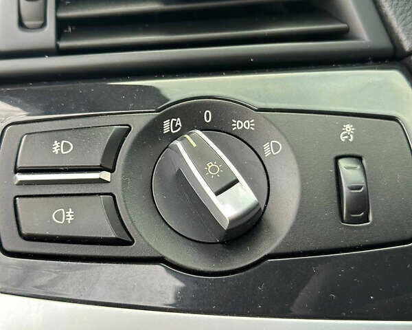 Черный БМВ 5 Серия, объемом двигателя 2 л и пробегом 286 тыс. км за 12222 $, фото 11 на Automoto.ua