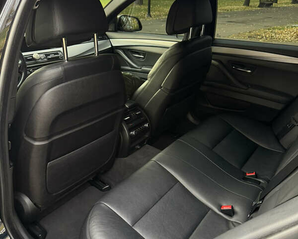 Чорний БМВ 5 Серія, об'ємом двигуна 2.99 л та пробігом 272 тис. км за 23500 $, фото 6 на Automoto.ua