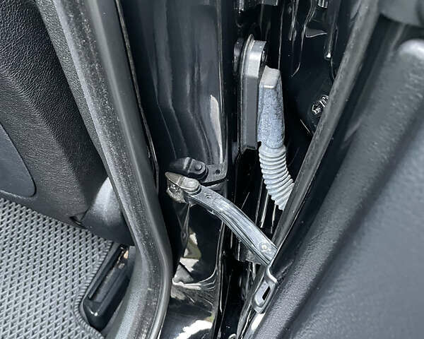 Черный БМВ 5 Серия, объемом двигателя 2 л и пробегом 272 тыс. км за 15900 $, фото 23 на Automoto.ua