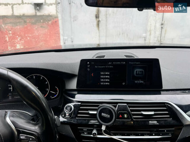 Чорний БМВ 5 Серія, об'ємом двигуна 2 л та пробігом 294 тис. км за 23999 $, фото 9 на Automoto.ua