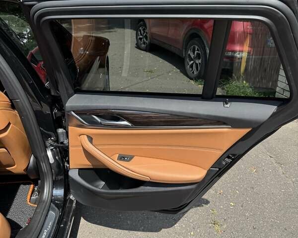 Черный БМВ 5 Серия, объемом двигателя 2.99 л и пробегом 221 тыс. км за 36400 $, фото 46 на Automoto.ua