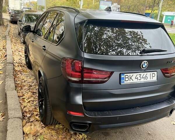 Черный БМВ 5 Серия, объемом двигателя 3 л и пробегом 140 тыс. км за 43000 $, фото 1 на Automoto.ua