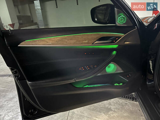 Чорний БМВ 5 Серія, об'ємом двигуна 2.99 л та пробігом 240 тис. км за 55000 $, фото 6 на Automoto.ua