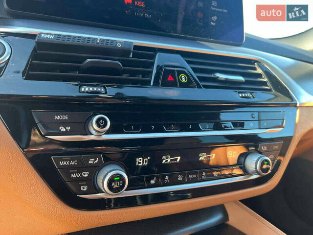 Черный БМВ 5 Серия, объемом двигателя 2 л и пробегом 190 тыс. км за 32790 $, фото 33 на Automoto.ua