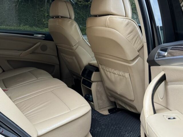 Чорний БМВ 5 Серія, об'ємом двигуна 3 л та пробігом 313 тис. км за 13000 $, фото 9 на Automoto.ua