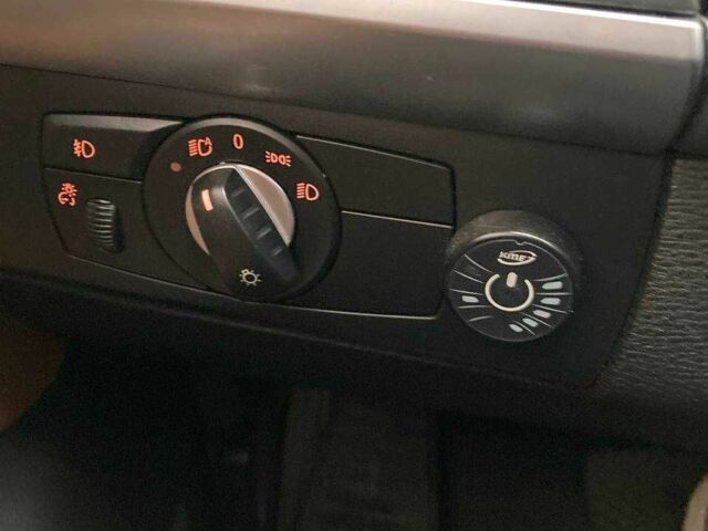 Черный БМВ 5 Серия, объемом двигателя 3 л и пробегом 284 тыс. км за 11800 $, фото 9 на Automoto.ua