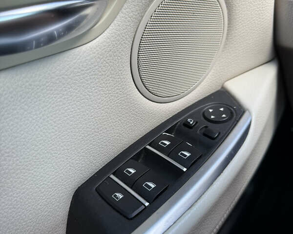 Чорний БМВ 5 Серія, об'ємом двигуна 3 л та пробігом 210 тис. км за 15000 $, фото 24 на Automoto.ua