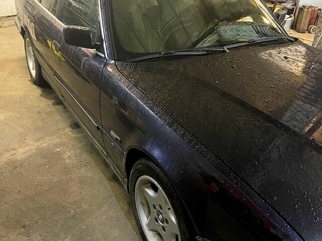 Фиолетовый БМВ 5 Серия, объемом двигателя 2 л и пробегом 270 тыс. км за 3500 $, фото 2 на Automoto.ua