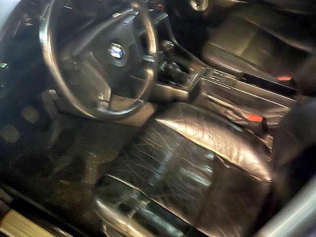 Фиолетовый БМВ 5 Серия, объемом двигателя 2 л и пробегом 270 тыс. км за 3500 $, фото 5 на Automoto.ua