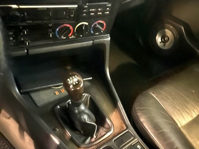 Фиолетовый БМВ 5 Серия, объемом двигателя 2 л и пробегом 270 тыс. км за 3500 $, фото 4 на Automoto.ua