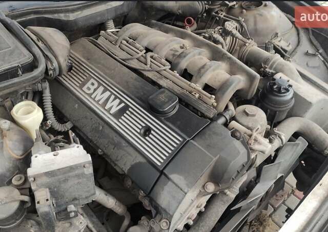 Фиолетовый БМВ 5 Серия, объемом двигателя 1.99 л и пробегом 400 тыс. км за 4000 $, фото 11 на Automoto.ua