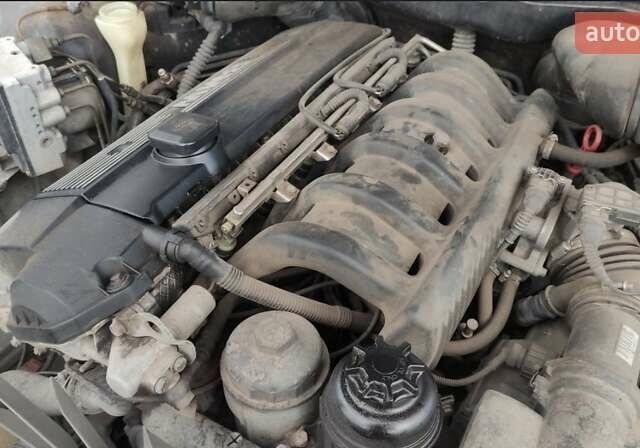 Фиолетовый БМВ 5 Серия, объемом двигателя 1.99 л и пробегом 400 тыс. км за 4000 $, фото 12 на Automoto.ua