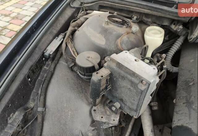 Фиолетовый БМВ 5 Серия, объемом двигателя 1.99 л и пробегом 400 тыс. км за 4000 $, фото 13 на Automoto.ua