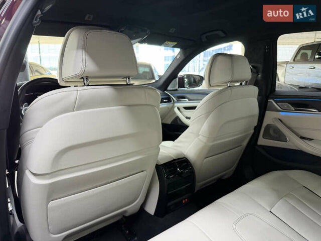 Фиолетовый БМВ 5 Серия, объемом двигателя 3 л и пробегом 27 тыс. км за 60000 $, фото 23 на Automoto.ua