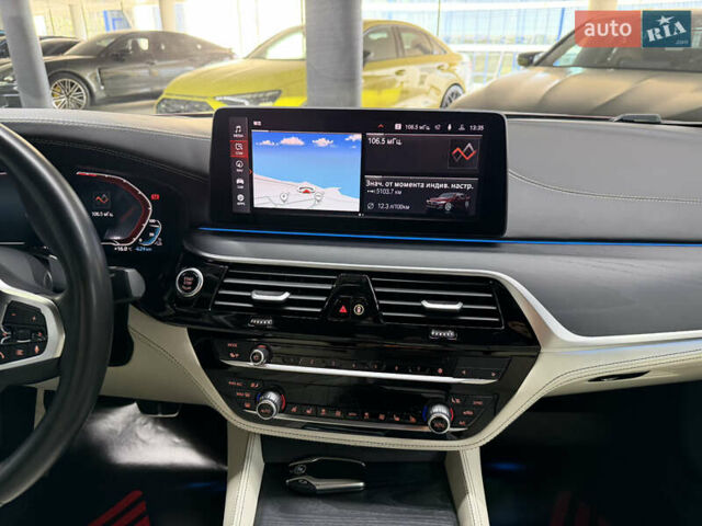 Фиолетовый БМВ 5 Серия, объемом двигателя 3 л и пробегом 27 тыс. км за 60000 $, фото 26 на Automoto.ua