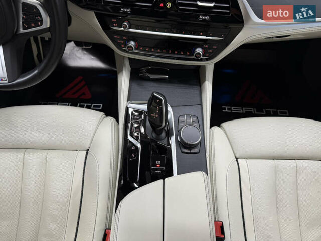 Фиолетовый БМВ 5 Серия, объемом двигателя 3 л и пробегом 27 тыс. км за 60000 $, фото 27 на Automoto.ua