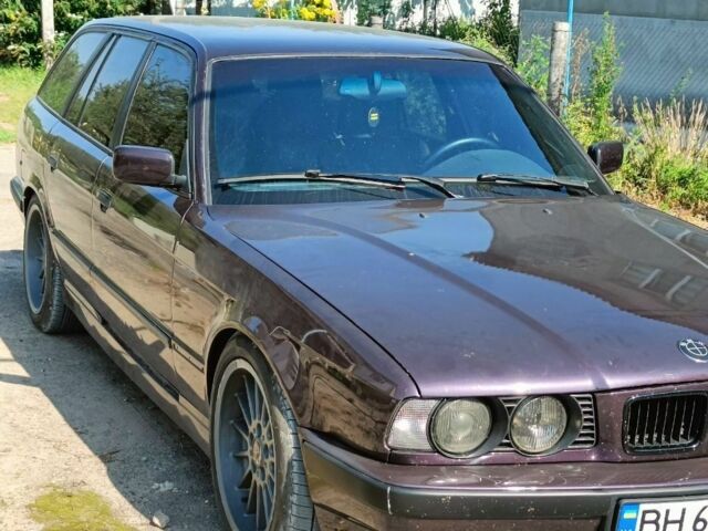 Фіолетовий БМВ 5 Серія, об'ємом двигуна 2.5 л та пробігом 300 тис. км за 3400 $, фото 2 на Automoto.ua