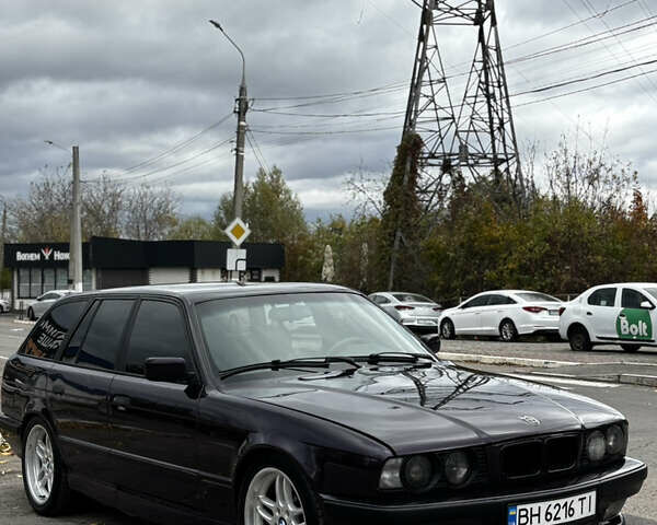 Фиолетовый БМВ 5 Серия, объемом двигателя 2.49 л и пробегом 400 тыс. км за 2800 $, фото 2 на Automoto.ua