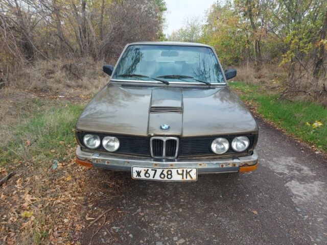 Коричневый БМВ 5 Серия, объемом двигателя 2 л и пробегом 200 тыс. км за 1800 $, фото 5 на Automoto.ua