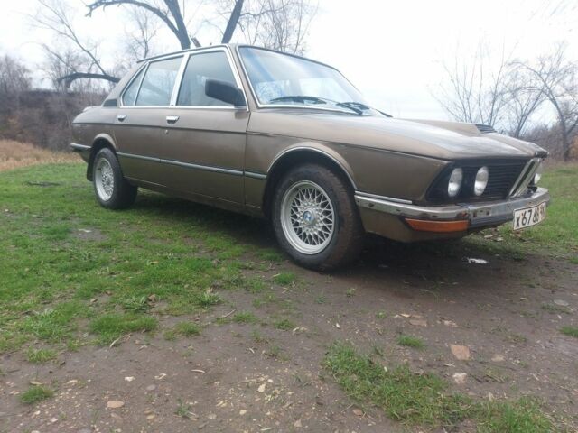 Коричневий БМВ 5 Серія, об'ємом двигуна 2 л та пробігом 200 тис. км за 1850 $, фото 3 на Automoto.ua