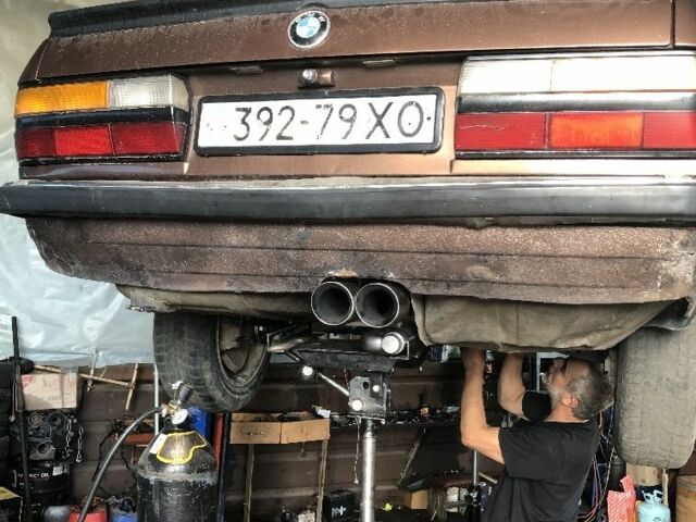 Коричневий БМВ 5 Серія, об'ємом двигуна 3 л та пробігом 360 тис. км за 1700 $, фото 7 на Automoto.ua