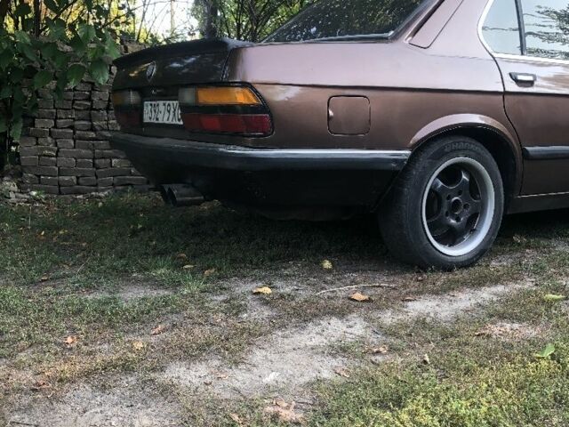 Коричневий БМВ 5 Серія, об'ємом двигуна 3 л та пробігом 360 тис. км за 1700 $, фото 2 на Automoto.ua