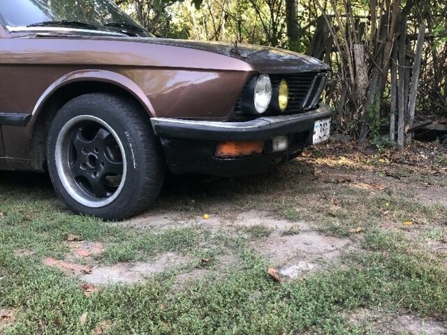 Коричневий БМВ 5 Серія, об'ємом двигуна 3 л та пробігом 360 тис. км за 1700 $, фото 1 на Automoto.ua