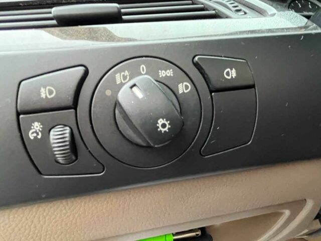 Коричневый БМВ 5 Серия, объемом двигателя 2.2 л и пробегом 262 тыс. км за 7600 $, фото 11 на Automoto.ua