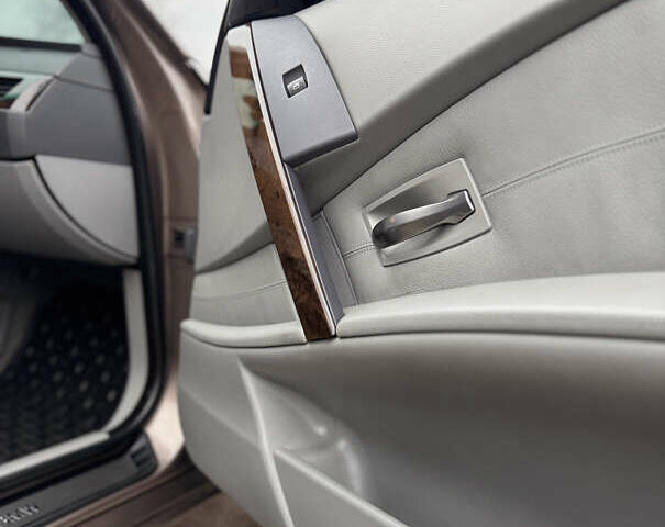 Коричневый БМВ 5 Серия, объемом двигателя 2.5 л и пробегом 275 тыс. км за 7850 $, фото 47 на Automoto.ua